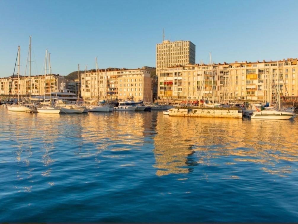 « Sahara » Deco Desert, Coeur De Ville De Toulon Exteriör bild